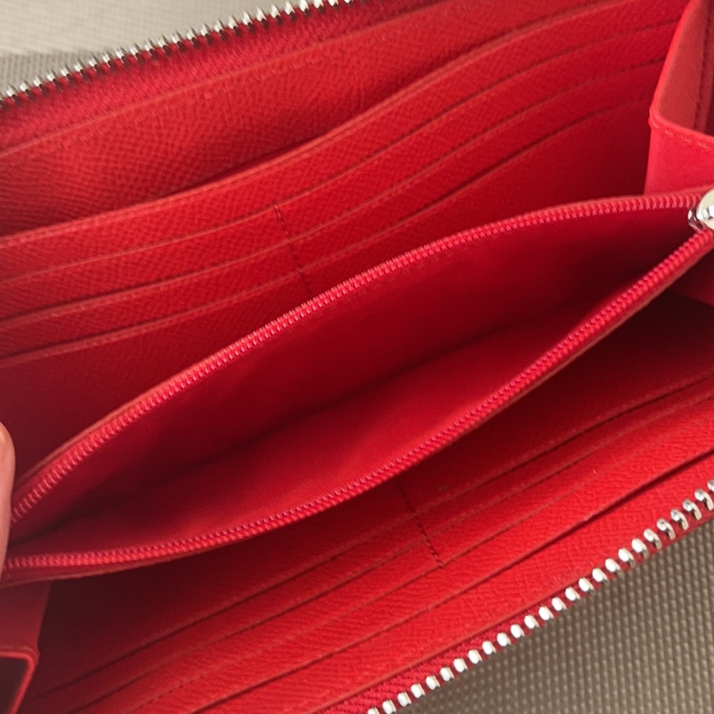 Gorgeous Coach Wallet - Picture 6 of 7